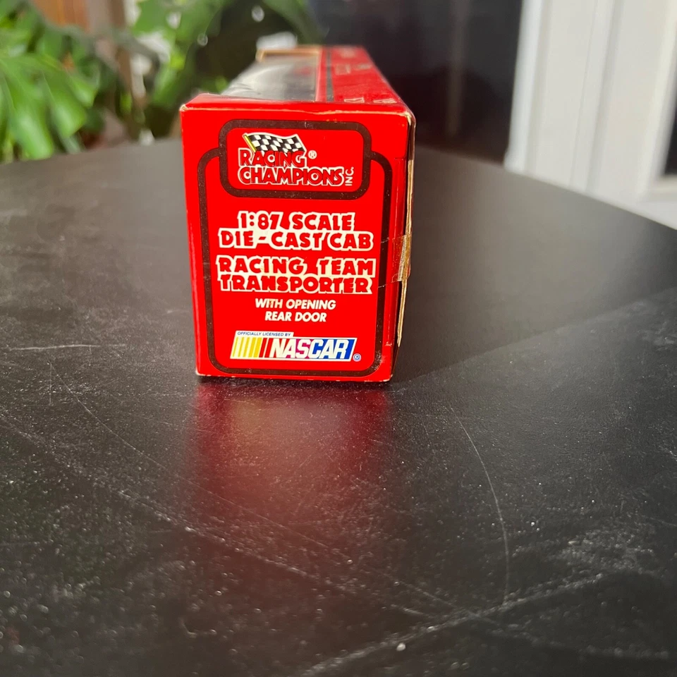 Camión transportador Goodwrench 1:64 RACING CHAMPIONS 1993 #3 GM Dale Earnhardt SR Foto 2 de 4