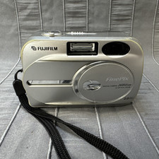 Fujifilm FinePix Digital Camera 2600 Zoom 3V, Works
