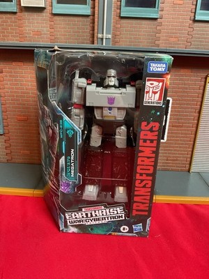 Transformers Earthrise War For Cybertron Megatron Figure Voyager Class Open Box
