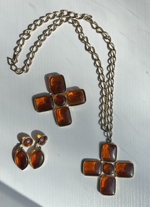 Vintage Arthur Pepper Amber Maltese Cross Jewlery Set 