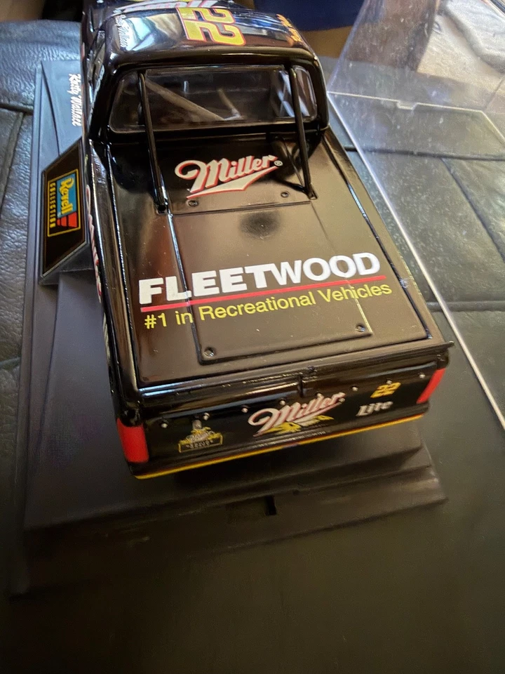 RUSTY WALLACE, MILLER BEER, #22, 1/24 1996 REVELL SUPER TRUCK, RARE - Image 4 of 4