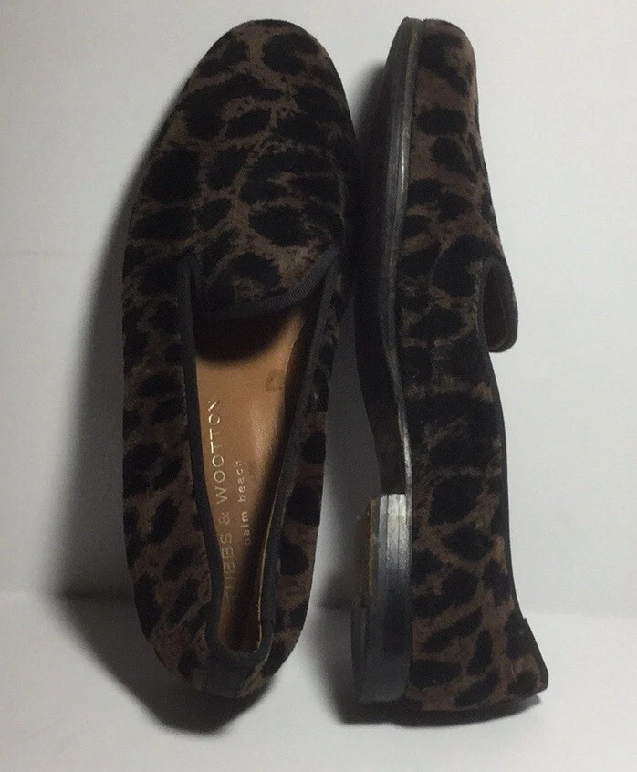 Mocasín Stubbs & Wootton de terciopelo con estampado animal de $500 talla 7,5 usado en excelente estado negro y marrón