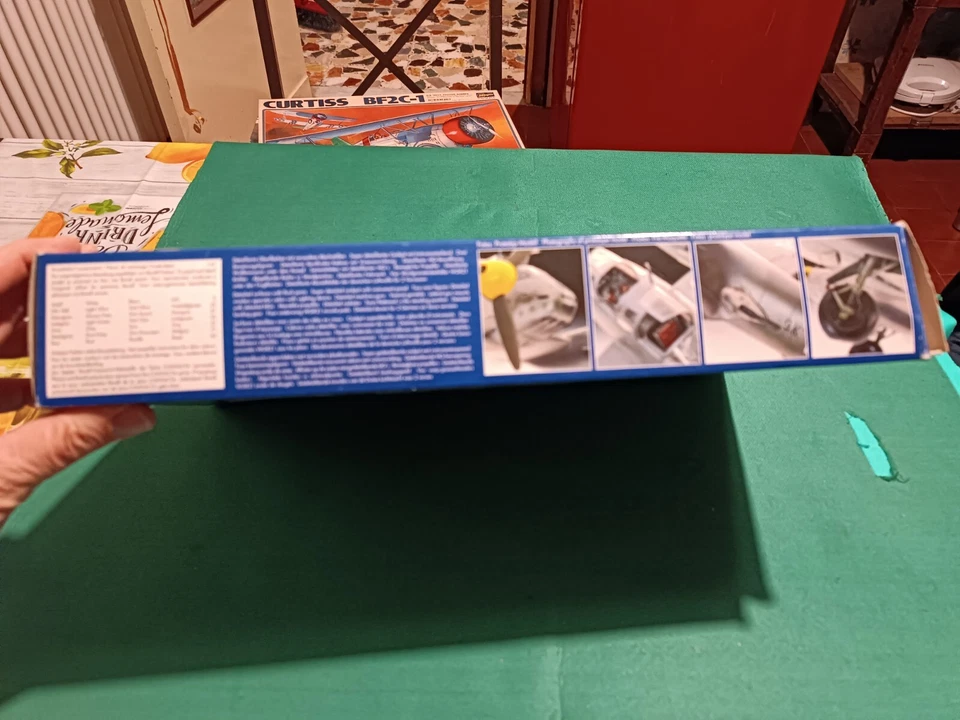 Me 410 B-2 Hornisse - 1/48 - REVELL - Completo ancora nel blister originale - Immagine 3 di 4