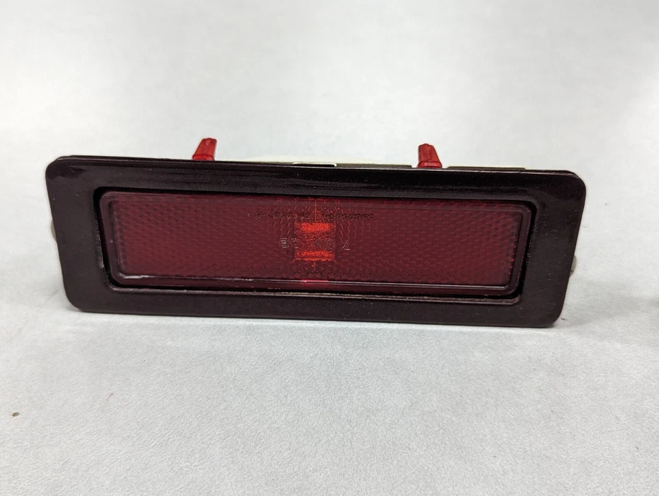 1981-1987 OLDSMOBILE CUTLASS задний боковой маркер 4 двери AP77 пара L и R - Изображение 4 из 4