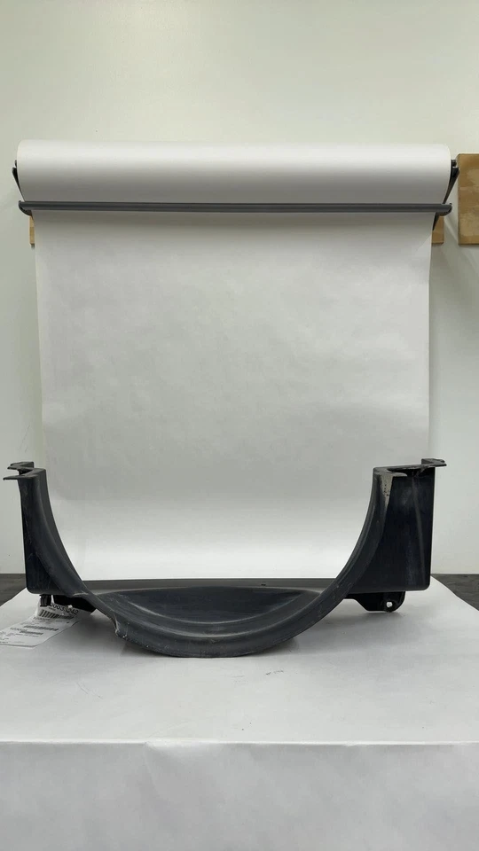 1999-04 GMC Sierra 1500 Upper Fan Shroud Piece 4.8L A/C 15088327 - Image 2 of 4