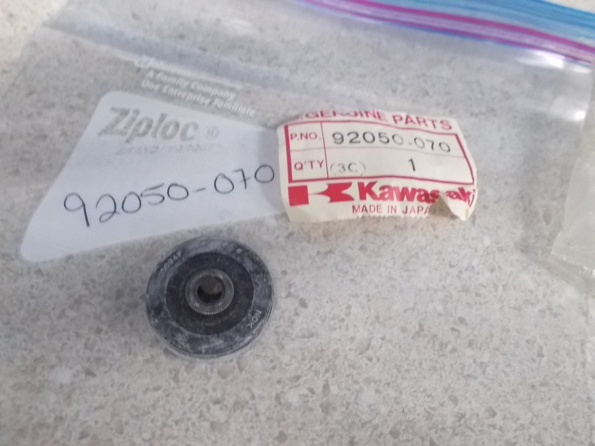 NOS OEM Kawasaki Oil Seal 1974-1976 H1 H2 KH500 92050-070 | eBay