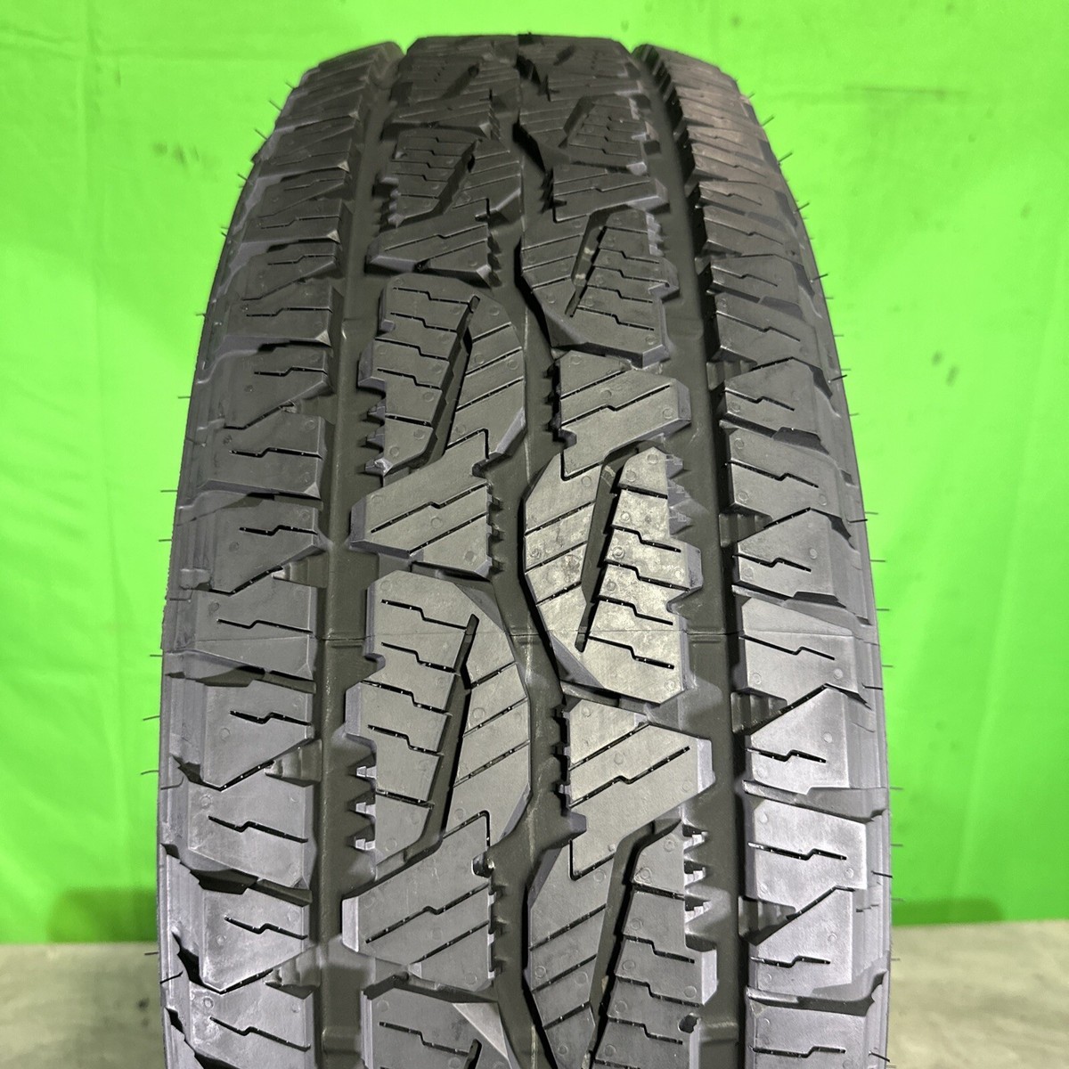 Single,Used-255/70R18 Bridgestone Dueler A/T 112T 11/32 DOT 4218