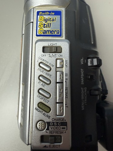 JVC GR-SXM730U Compact VHS Analog Video Camcorder UnTested Vintage camera - Picture 6 of 7