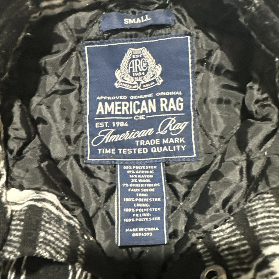 Chaqueta American Rag Talla Pequeña Buffalo Cuadros Blanco y Negro Cierre a Presión, Bolsillos Foto 2 de 4