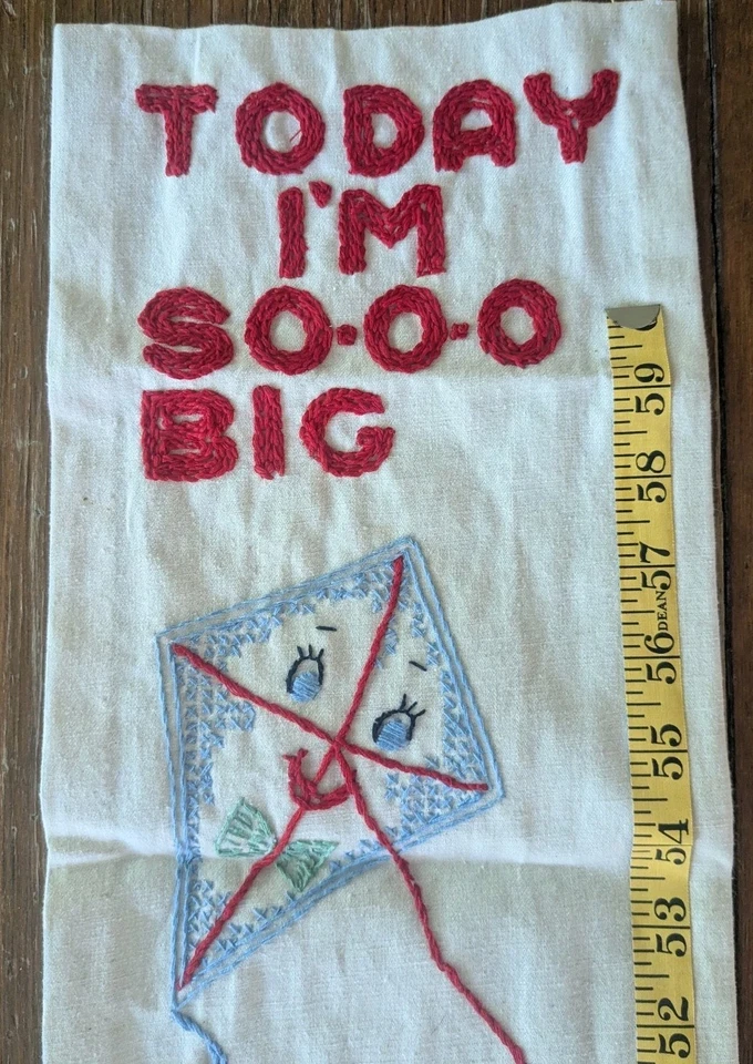 Tabla de altura de crecimiento infantil de colección años 50 60 punto de cruz hecha a mano retro gato perro Foto 2 de 4