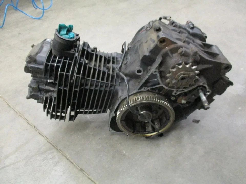 Motor Honda FT 500 PC07 Flat Track mit Kupplung 38923 km engine PC07E-3002437 - Bild 2 von 4