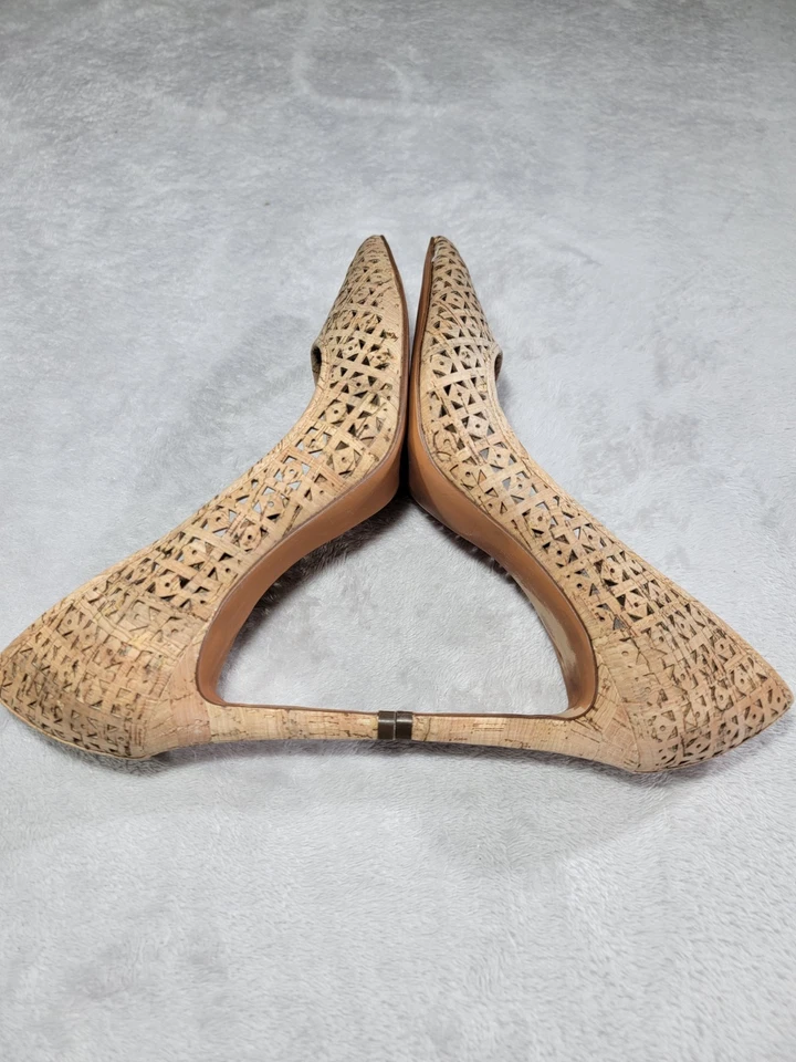 Женские туфли-лодочки Ann Taylor 6,5 М бежевые пробковые лазерная резка без шнуровки с заостренным носком на каблуке классические - Изображение 4 из 4