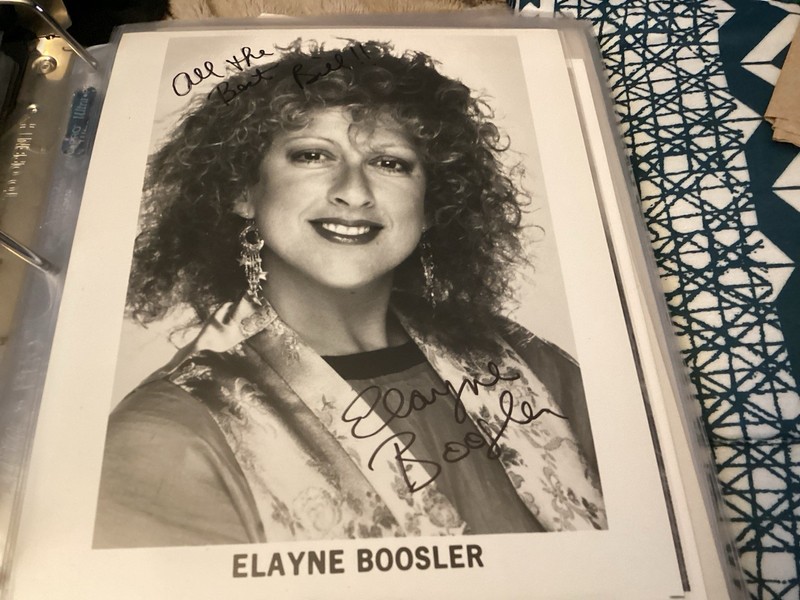 ELAYNE BOOSLER COMEDIAN SIGNED AUTOGRAPHED 8X10 PHOTO