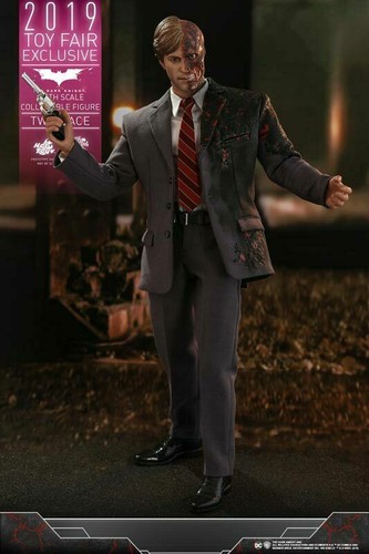 Figura 1/6 Hot Toys MMS546 The Dark Knight - Dos Caras Harvey Dent - Imagen 5 de 8