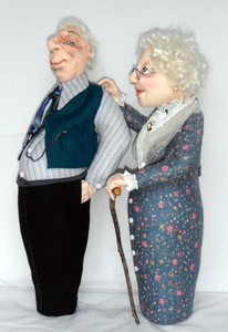 PATTERN /"OLD FRIENDS KEEP YOU SANE!/" PAPER *NEW* CLOTH ART DOLL