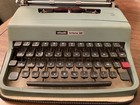 Macchina da scrivere Olivetti lettera 32