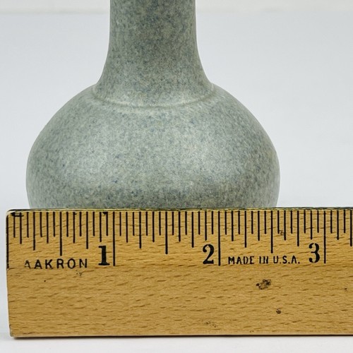 Jarrón vintage pequeño bulboso cuello estrecho gris claro firmado - Imagen 8 de 11