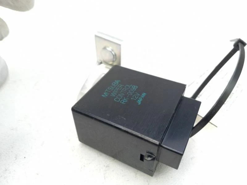 Módulo de control de limpiaparabrisas Subaru Forester 2005 relé Foto 4 de 4