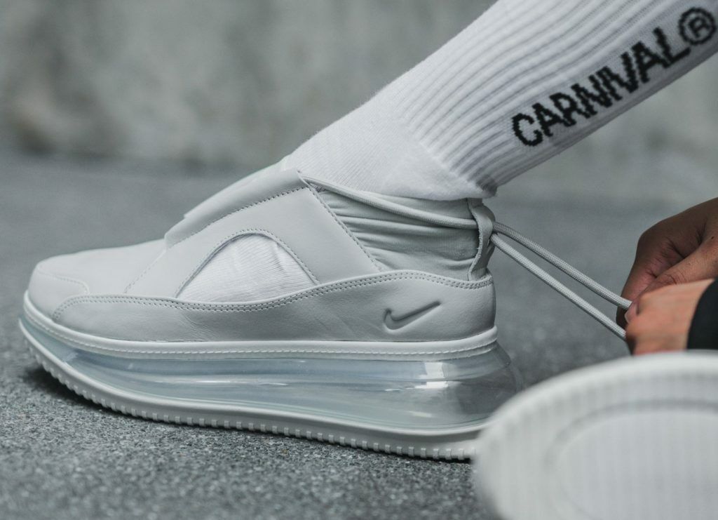 Women White Nike Air Max 720 Shoes