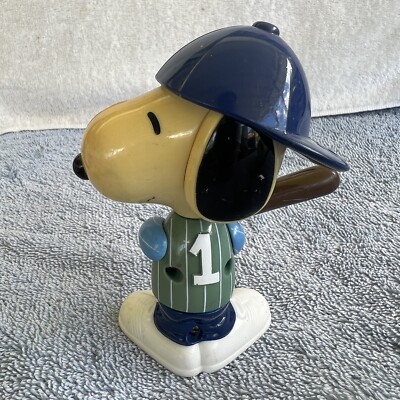 【新品•未使用】2002 Snoopy Soccer 限定版 スヌーピー Vintage 2002 McDonalds Snoopy Japan Peanuts 2 Figures Sporty