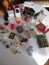 VINTAGE DOLLS HOUSE KITCHEN FURNITURE AND ORNAMENTS