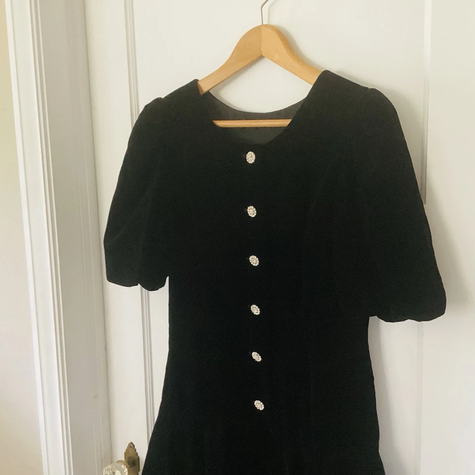 Vestido Vintage Años 80 Terciopelo Manga Abullonada Cóctel Fiesta Falda con Volantes Botón Foto 2 de 4