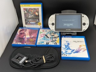 B4109 Sony PS Vita PCH 2000 console White Handheld system w/game adapter fx