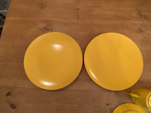 Melaware 1970s Mustard Yellow Retro 2 Mugs & 4 Plates Set Picnic Camping - Picture 6 of 19