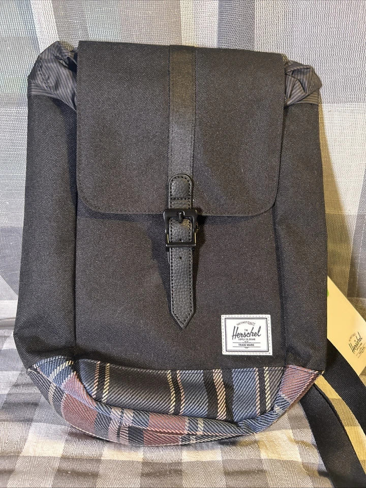 Herschel Supply Co Retreat Sling Bag. 5L Black Winter Plaid - Image 2 of 4
