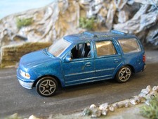 Motormax Ford Expedition XLT 2000 1:64 scale diecast car in blue