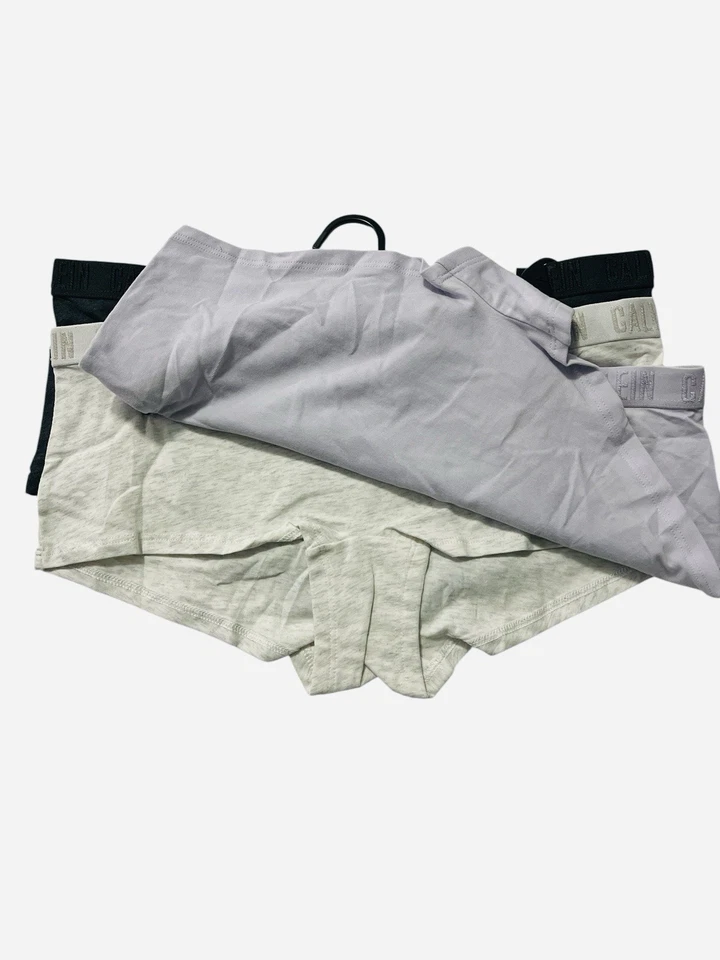 Paquete de 3 pantalones cortos para mujer Calvin Klein monocromáticos de algodón lila/carbón/gris talla L Foto 4 de 4