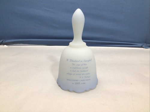 Fenton Glass Bell "A Bluebird in Snowfall" Signed By Artist 0209 of 4500 - Picture 4 of 8
