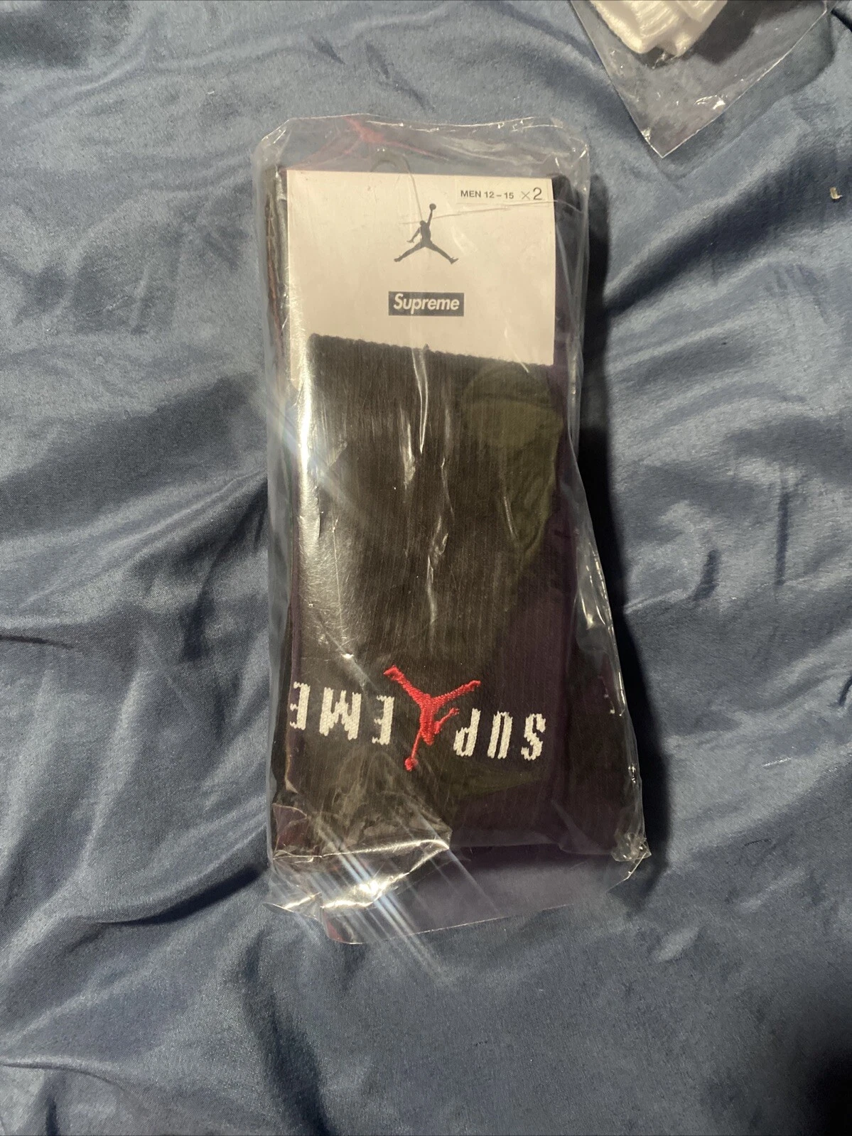Chaussettes Supreme Jordan Crew noires XL FW24 EN MAIN