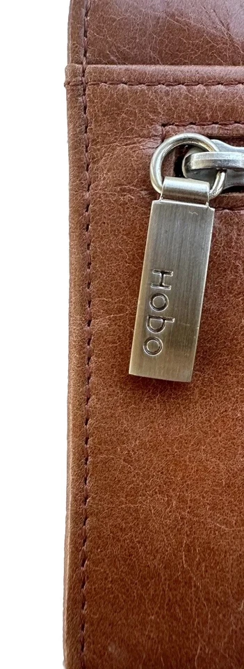 TARJETERO/CARTERA HOBO INTERNACIONAL CUERO MARRÓN Foto 2 de 3