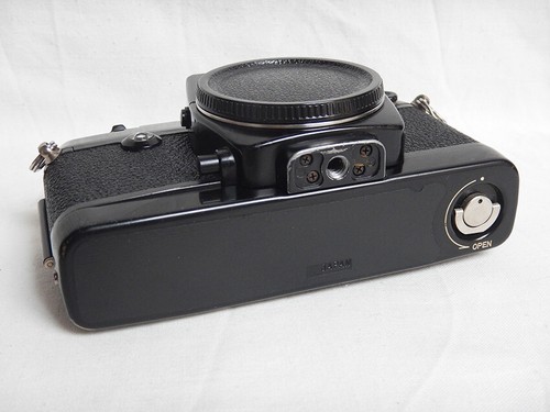 Contax 137 MD Quartz SLR Film Camera + Scatola Box in Excellent Condition - Foto 7 di 14
