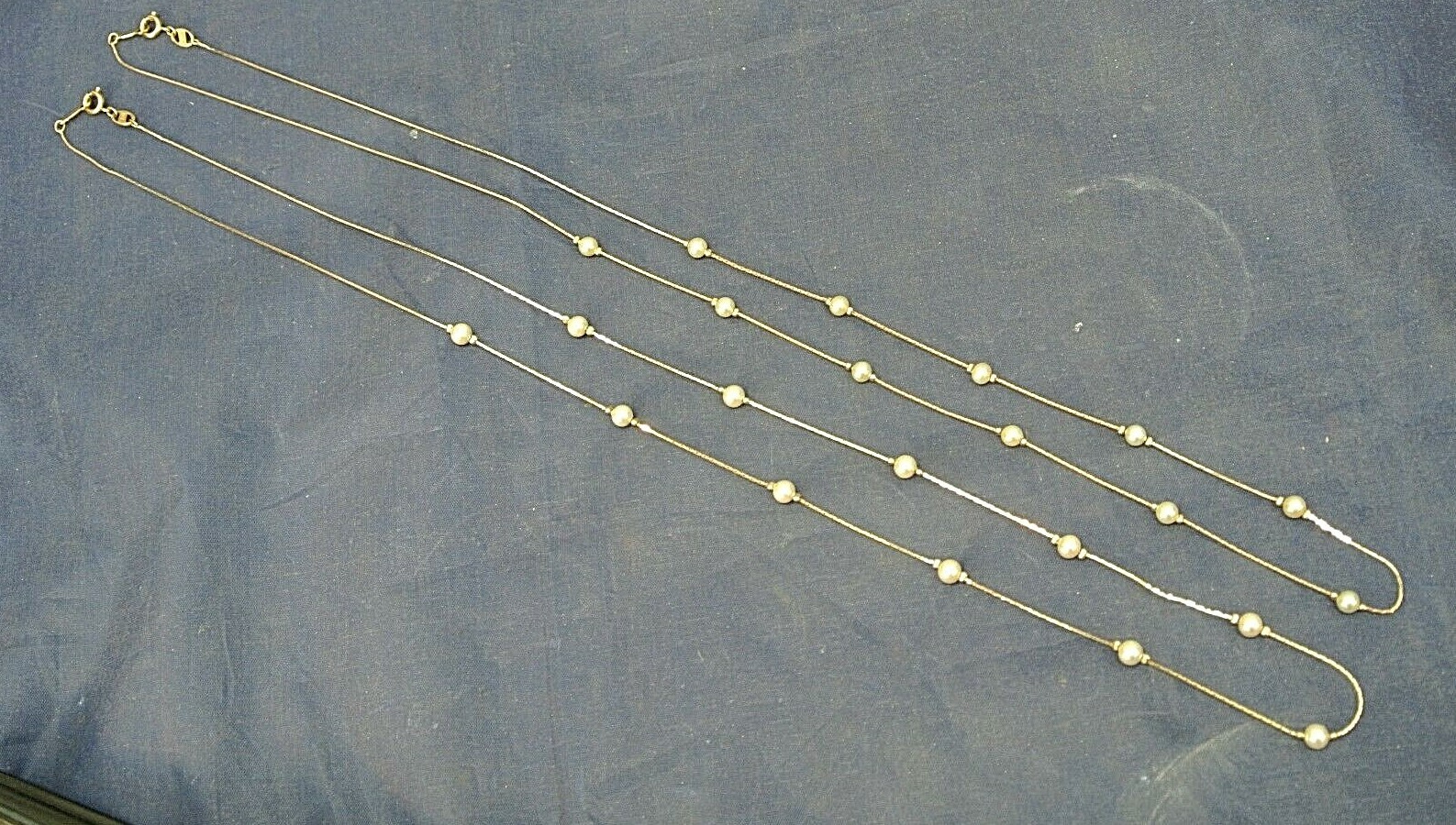 TWO GOLD AND PEARL NECKLACES, 15" LONG, K18GP