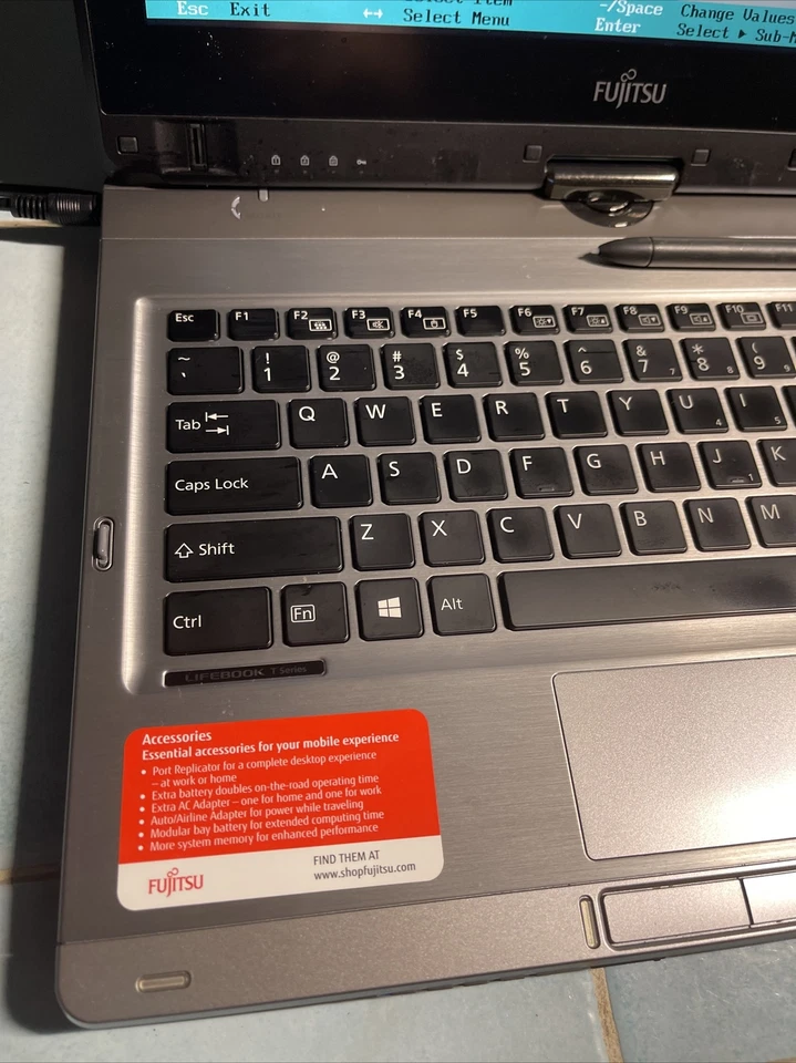 FUJITSU LIFEBOOK T902 CORE i5 2.7GHz 8GB RAM TOUCH No HDD - Image 4 of 4