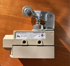 1 x NEW BZE6-2RQ2 LIMIT SWITCH