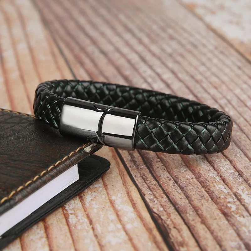 Pulsera de cuero trenzado para hombre ajustable tejida correa negra metal joyería magnética Foto 2 de 4