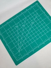 New Cutting Mat, 8" X 6". Self Healing, Non Slip, Green Cutting Mat for Crafting
