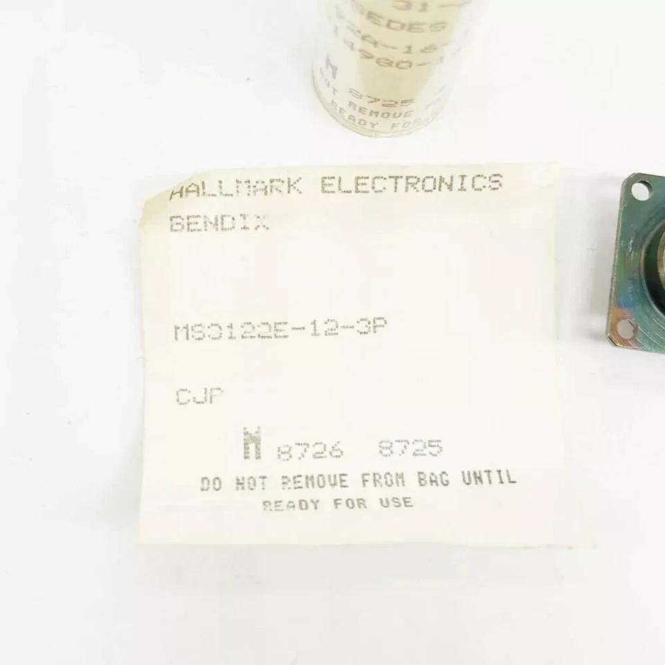 Bendix MS3122E-12-3P Circular Mil Spec Connector w/ M39029/31-228 Contact Pins - Image 4 of 4