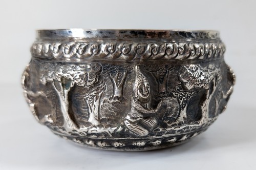 Antique Thai Repousse Silver Bowl With Buddha Threes Thailand - Picture 5 of 10