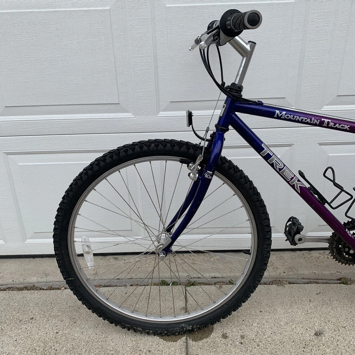 Trek 830 Bicycle 18 in frame 26 in Wheels 21 Speed Trek 830 Bicycle 18 in frame 26 in Wheels 21 Speed