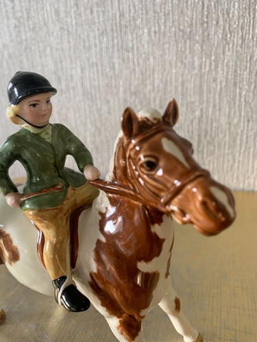 BESWICK HORSE GIRL ON PONY MODEL No. 1499 SKEWBALD BROWN & WHITE GLOSS PERFECT - Picture 7 of 7