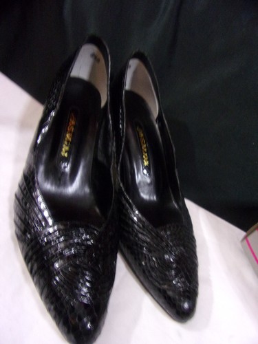 VTG. JASMIN WOMEN'S BLACK SNAKESKIN LEATHER HEEL PUMPS Size 8.5B HONG KONG - Picture 7 of 13