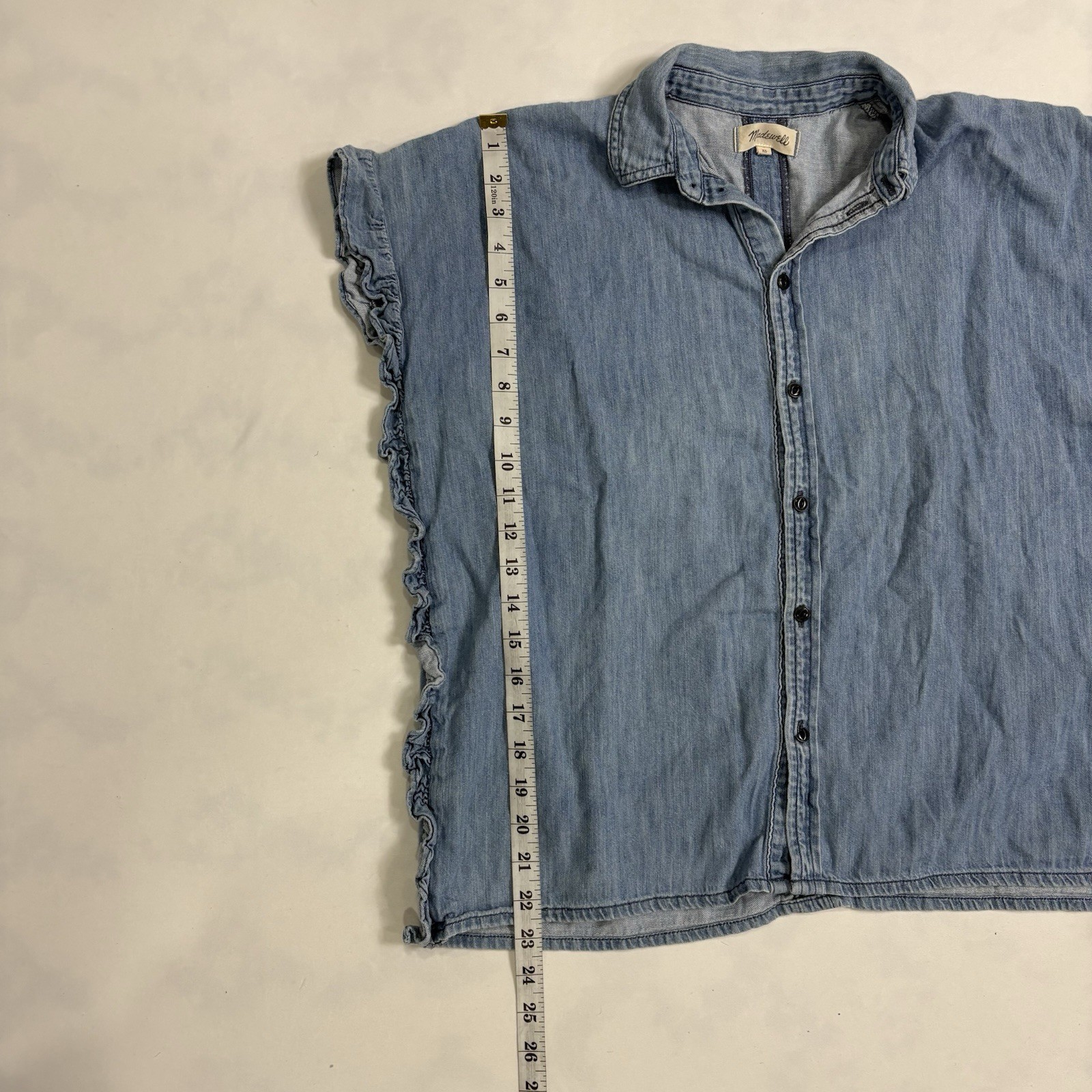 Madewell Chambray Button Front Ruffle Sleeve Top … - image 4