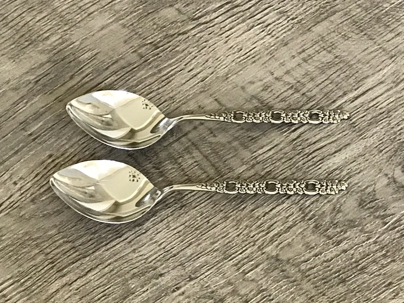 Oneida Community Voila Voila Set Of 2 Stainless Casserole Serving Spoons