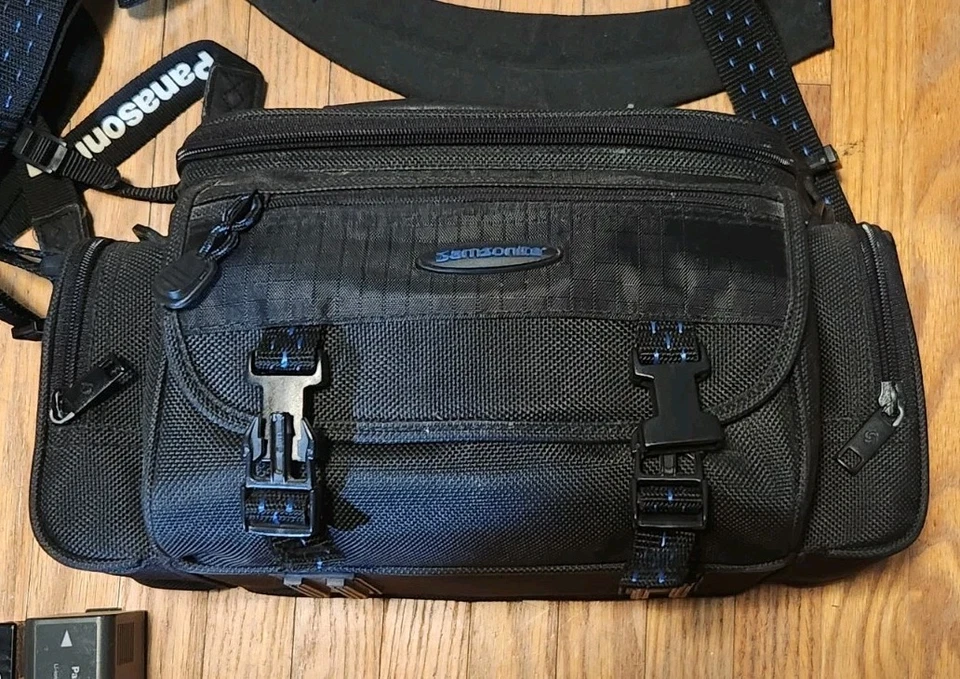 Panasonic Palmcorder PV-DV401D Video Digital Camcorder With Accessories Tested!! - Image 3 of 4