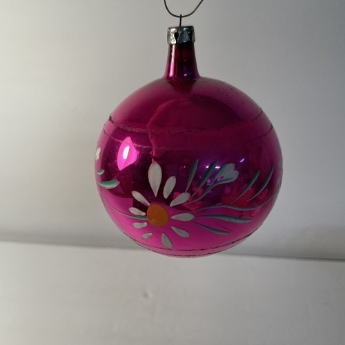 Vintage Blown Glass Christmas Ornament Hand Painted Daisy Flowers Poland - Picture 5 of 8