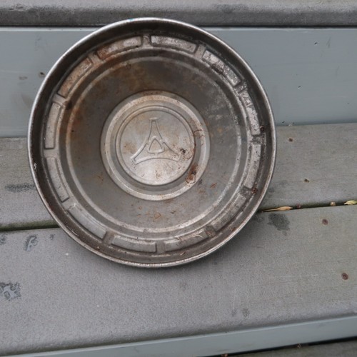 MOPAR Mid to Late 60s Early 70s Dodge Dog Dish Hub Cap - Picture 2 of 2